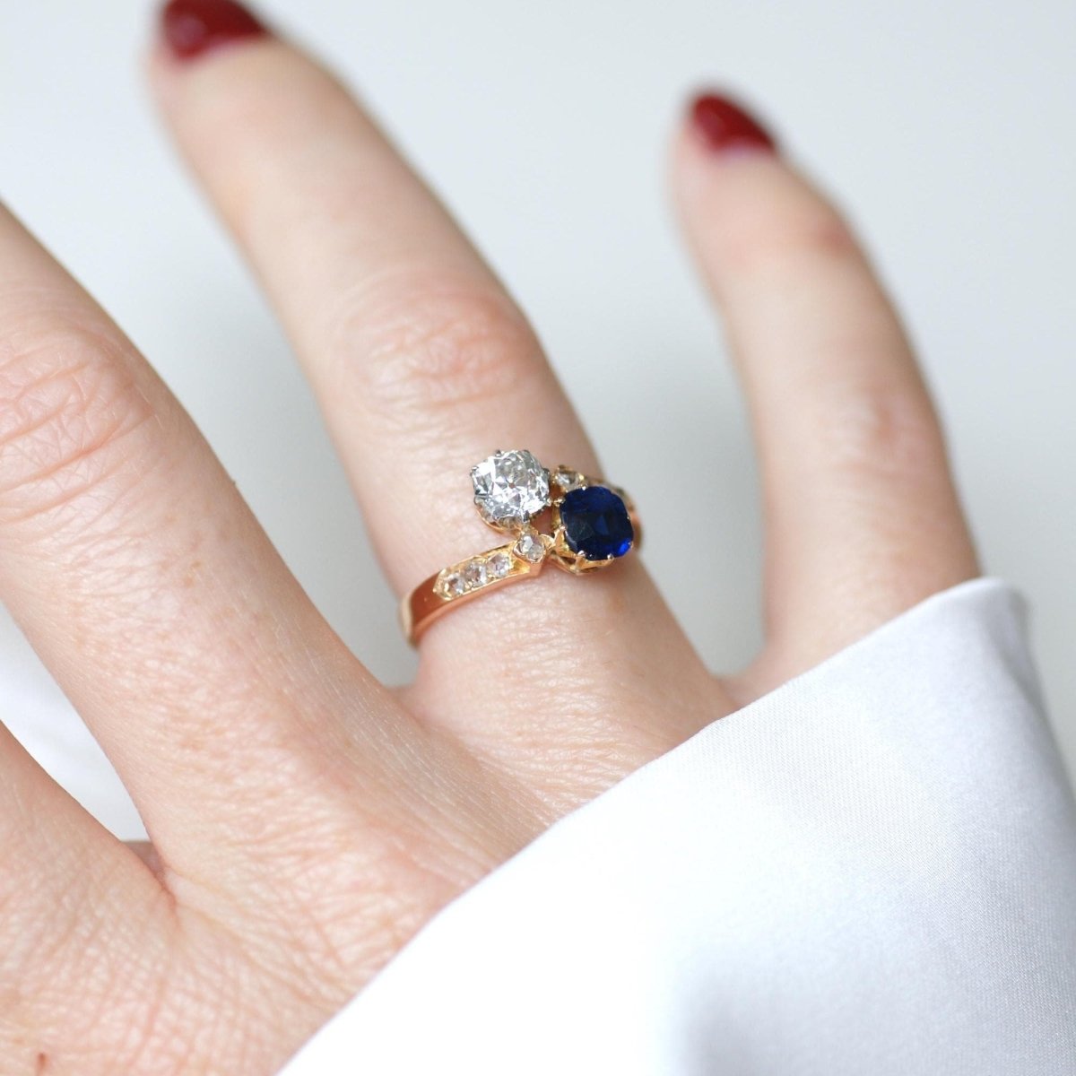 Bague Toi et Moi en or rose, platine, saphir, et diamant - Castafiore