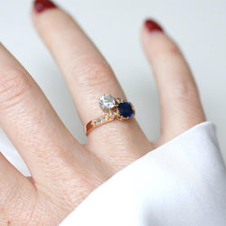 Bague Toi et Moi en or rose, platine, saphir, et diamant - Castafiore