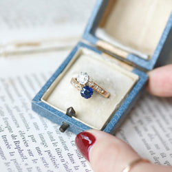 Bague Toi et Moi en or rose, platine, saphir, et diamant - Castafiore