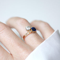 Bague Toi et Moi en or rose, platine, saphir, et diamant - Castafiore