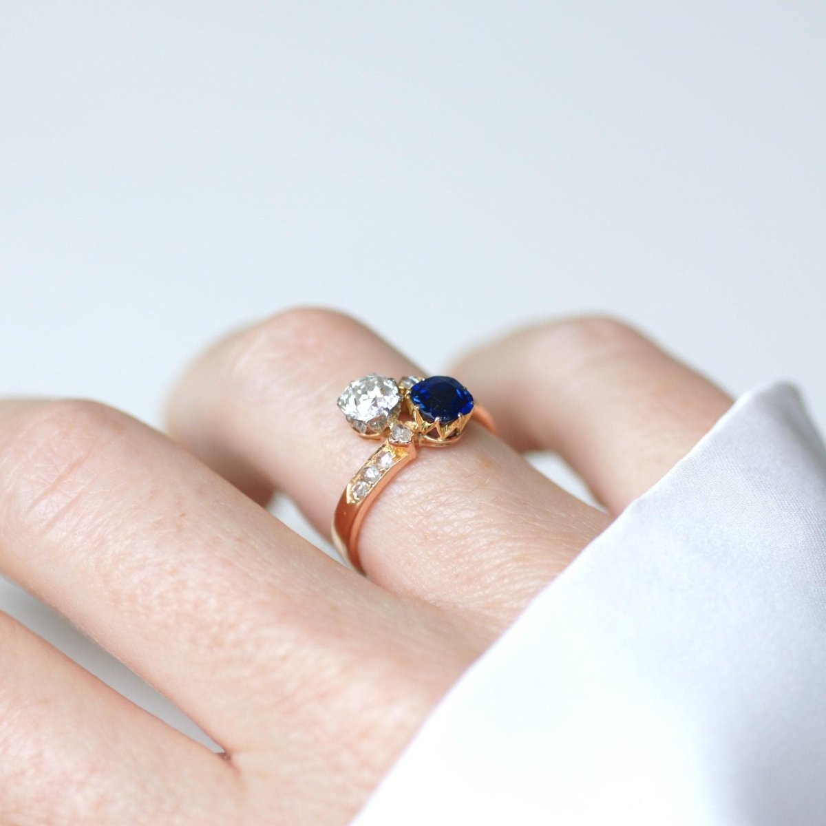 Bague Toi et Moi en or rose, platine, saphir, et diamant - Castafiore