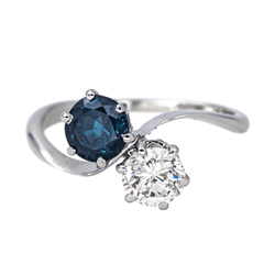 Bague Toi & Moi en or blanc, saphir et diamant - Castafiore