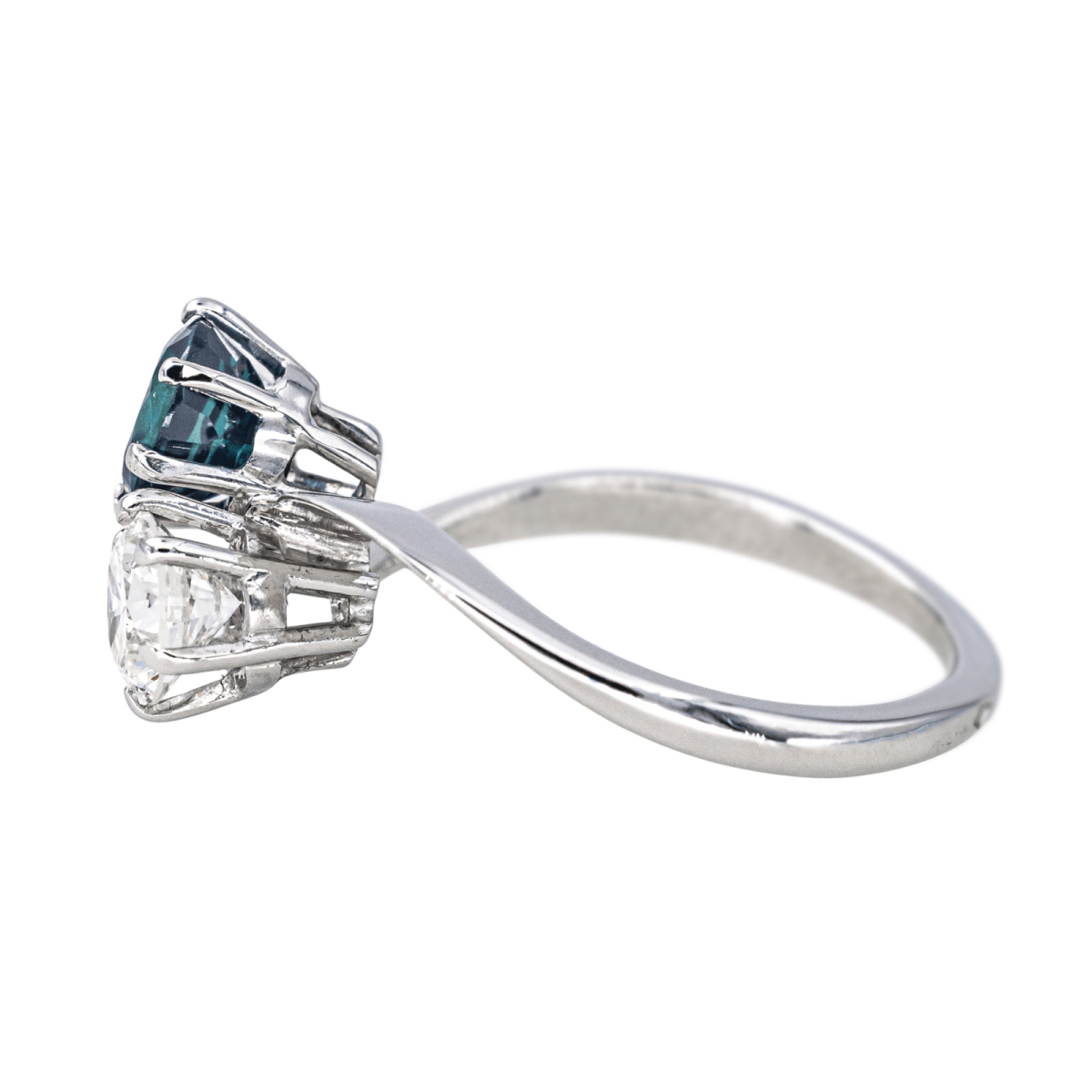 Bague Toi & Moi en or blanc, saphir et diamant - Castafiore