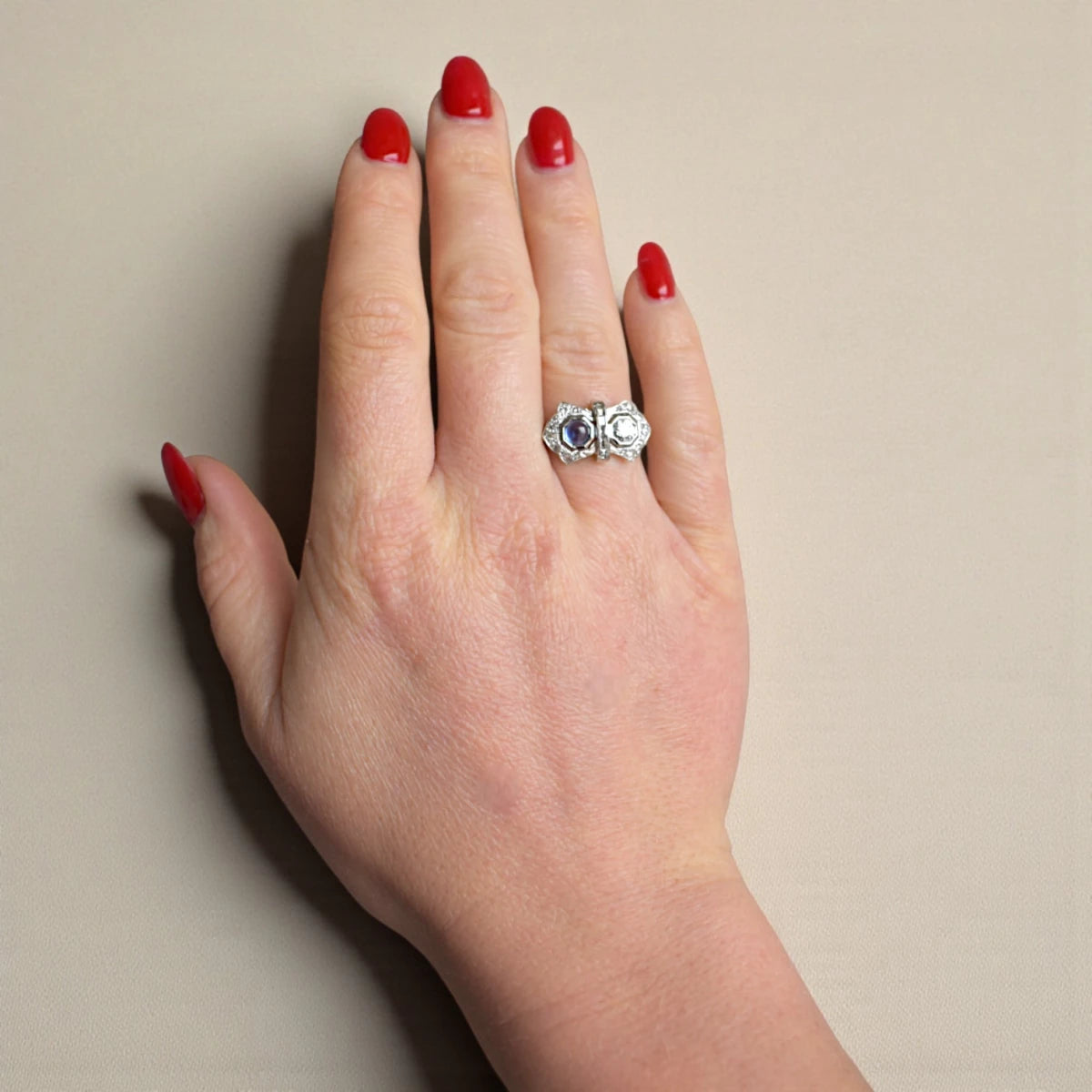 Bague Toi & Moi en or blanc, saphir et diamants - Castafiore