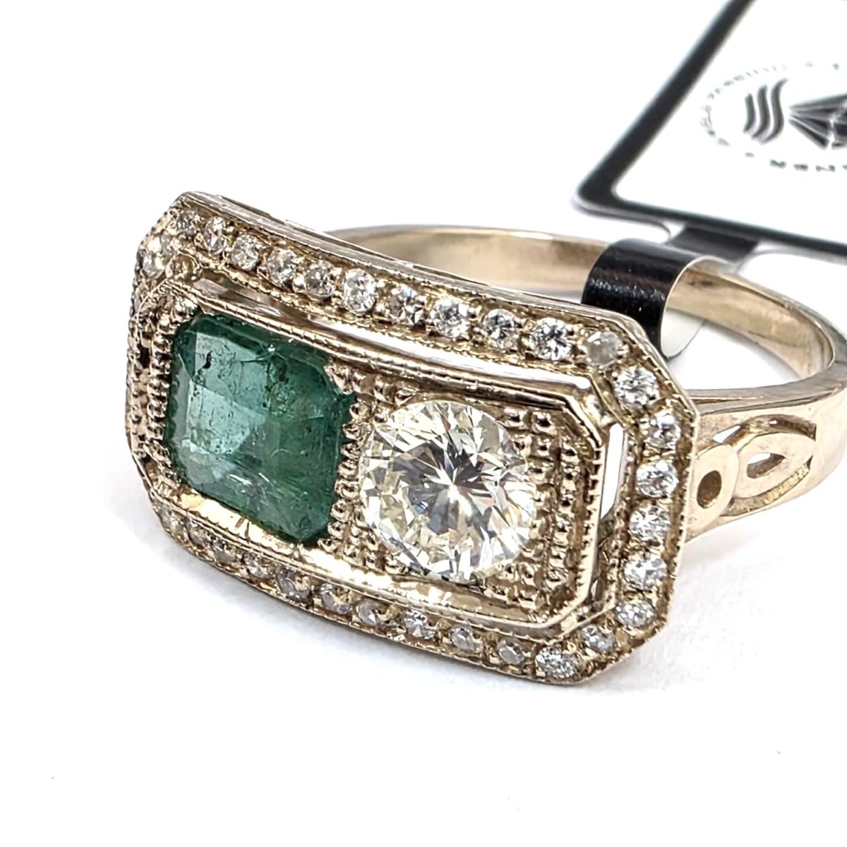 Bague Toi & Moi en or jaune, émeraude et diamants - Castafiore