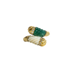 Bague Toi & Moi en or jaune, jade et corail blanc - Castafiore