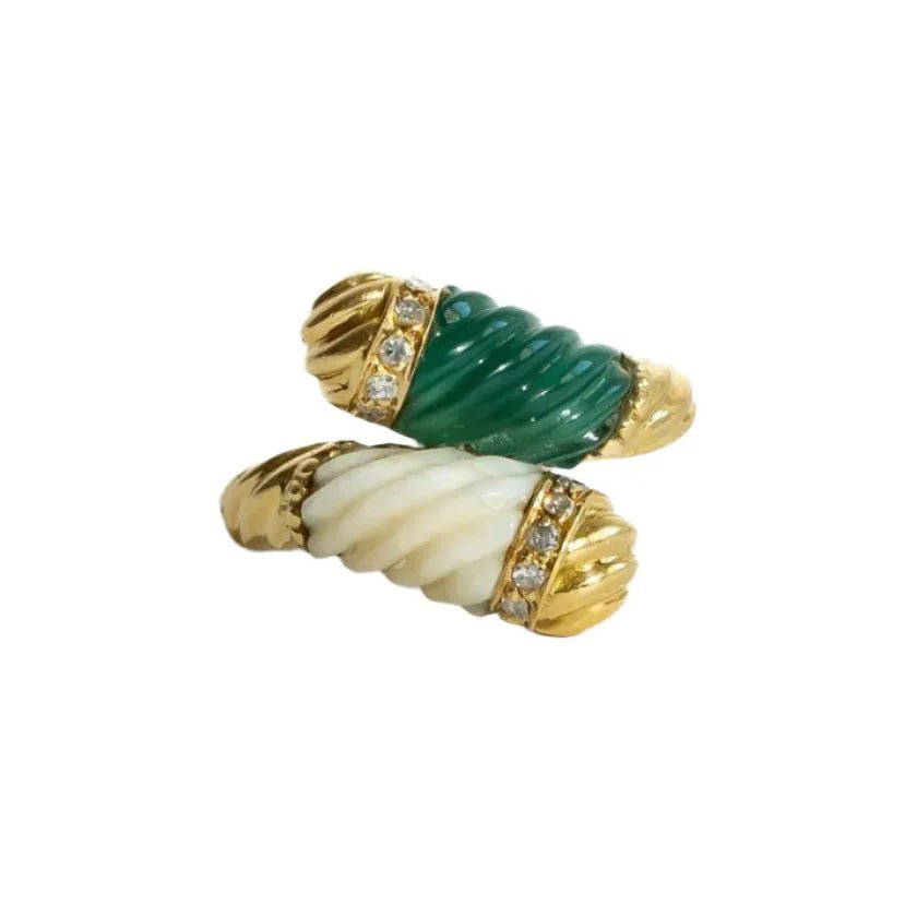 Bague Toi & Moi en or jaune, jade et corail blanc - Castafiore