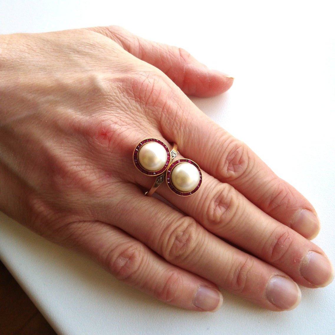 Bague Toi & Moi en or jaune, or blanc, perles, rubis et diamants - Castafiore