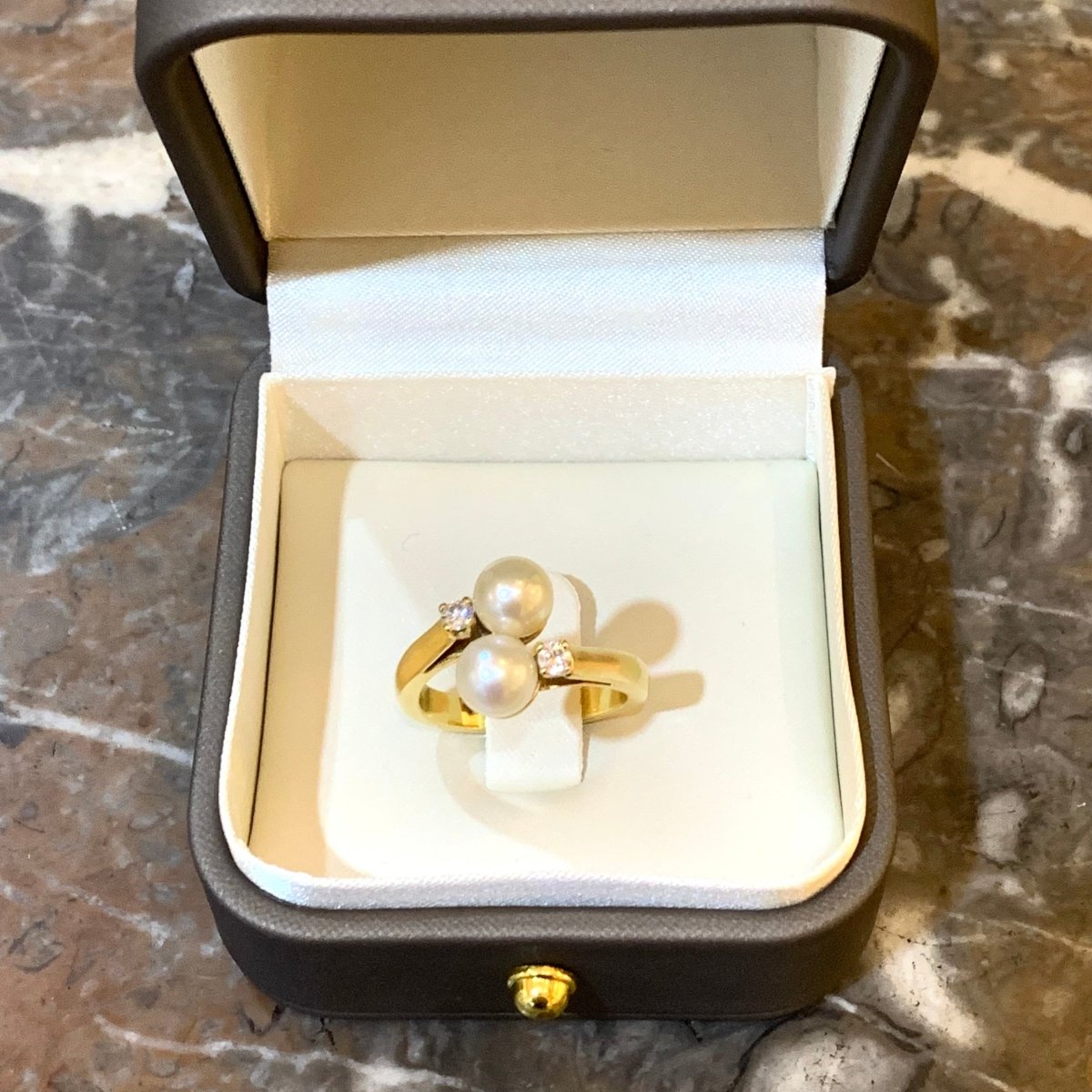 Bague Toi & Moi en or jaune, perles et diamants - Castafiore