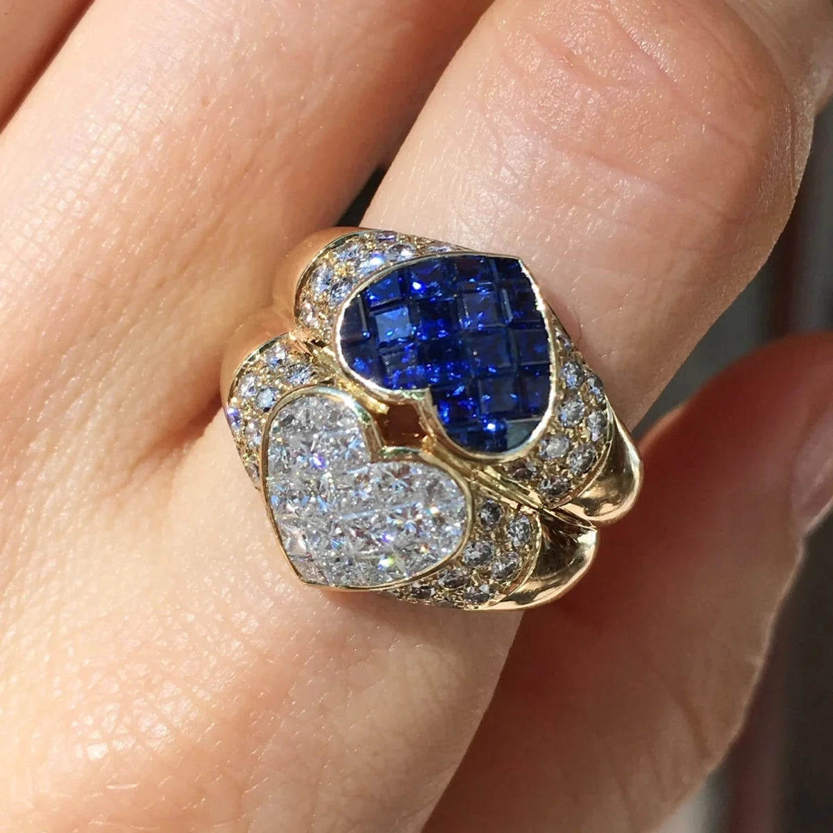 Bague Toi & Moi en or jaune, saphirs et diamants - Castafiore