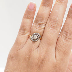 Bague tourbillon en or bicolore et diamants - Castafiore
