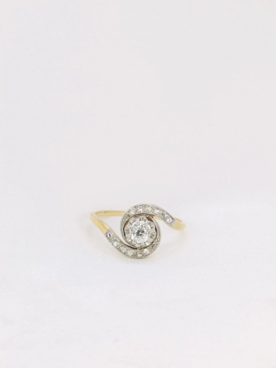 Bague tourbillon en or et diamant taille ancienne - Castafiore