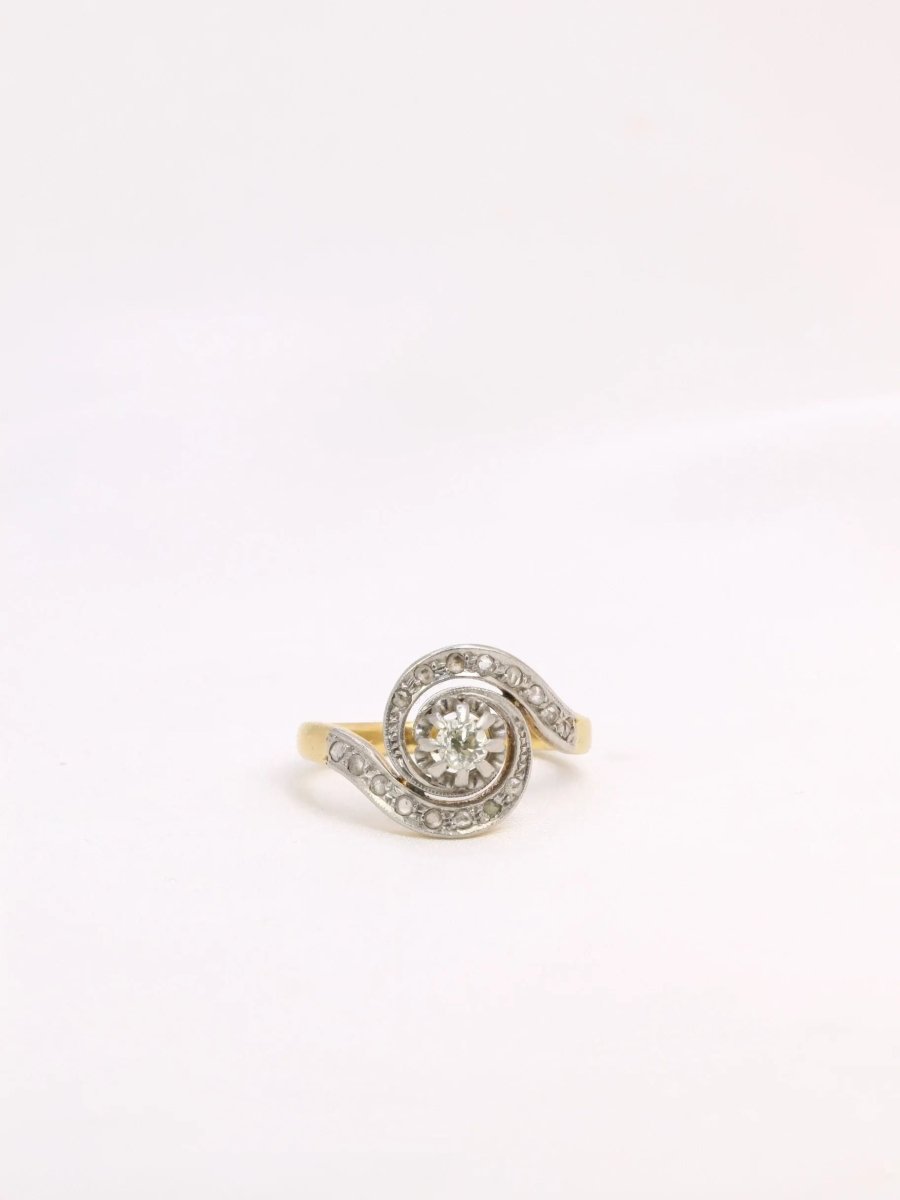 Bague tourbillon or platine diamants taille ancienne 0,15 ct - Castafiore