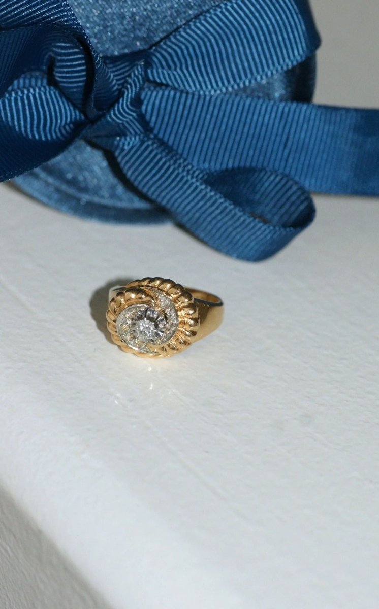 Bague tourbillon vintage or rose et diamants - Castafiore