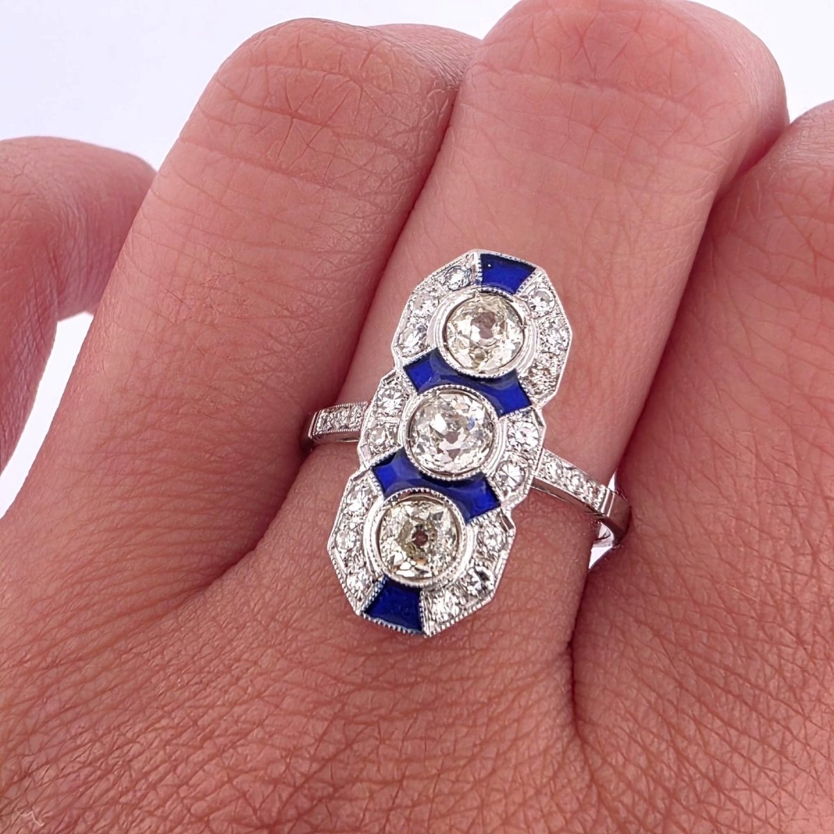 Bague Trilogie en or blanc, émail et diamants - Castafiore