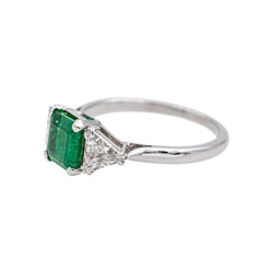 Bague Trilogie en or blanc, émeraude et diamants - Castafiore