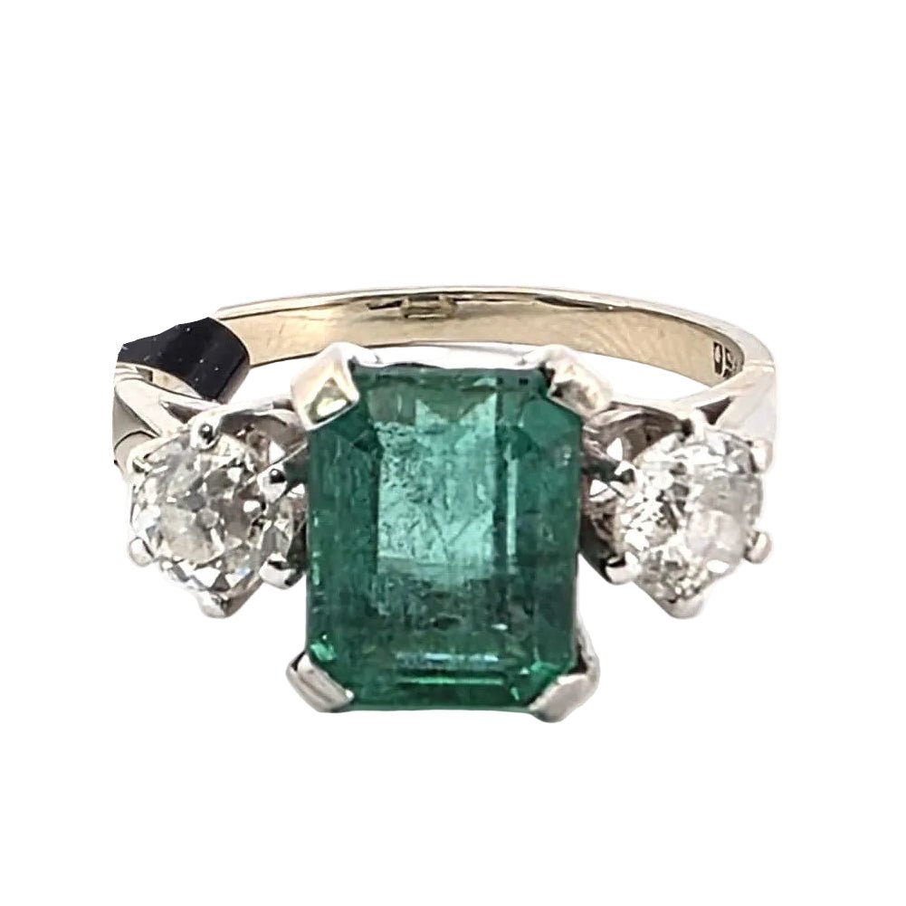 Bague Trilogie en or blanc, émeraude et diamants - Castafiore