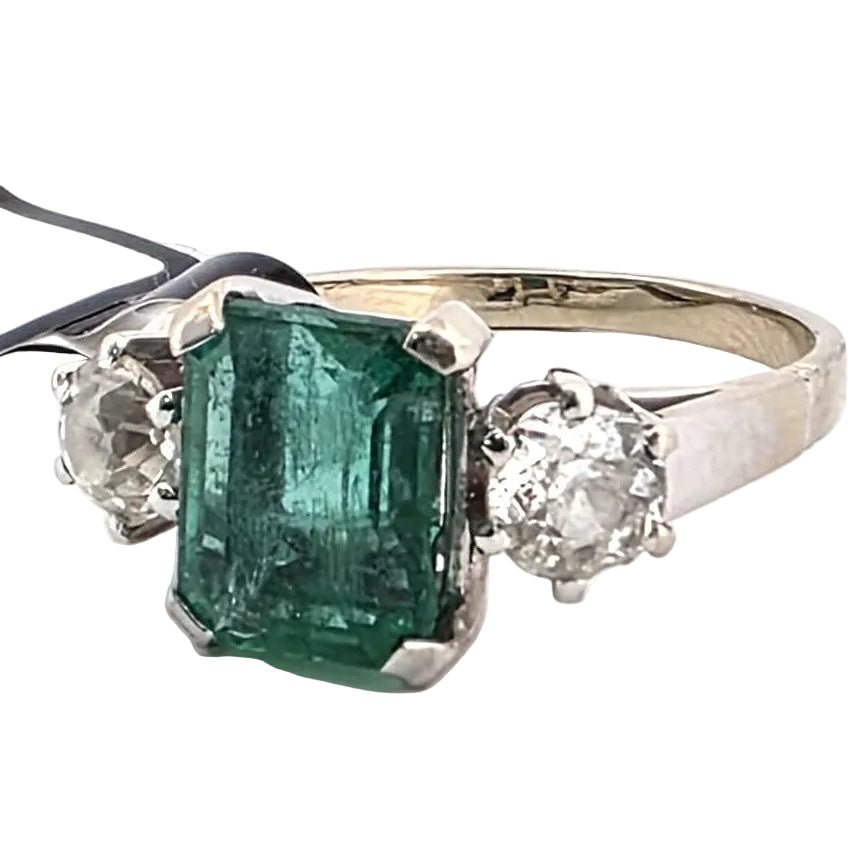 Bague Trilogie en or blanc, émeraude et diamants - Castafiore