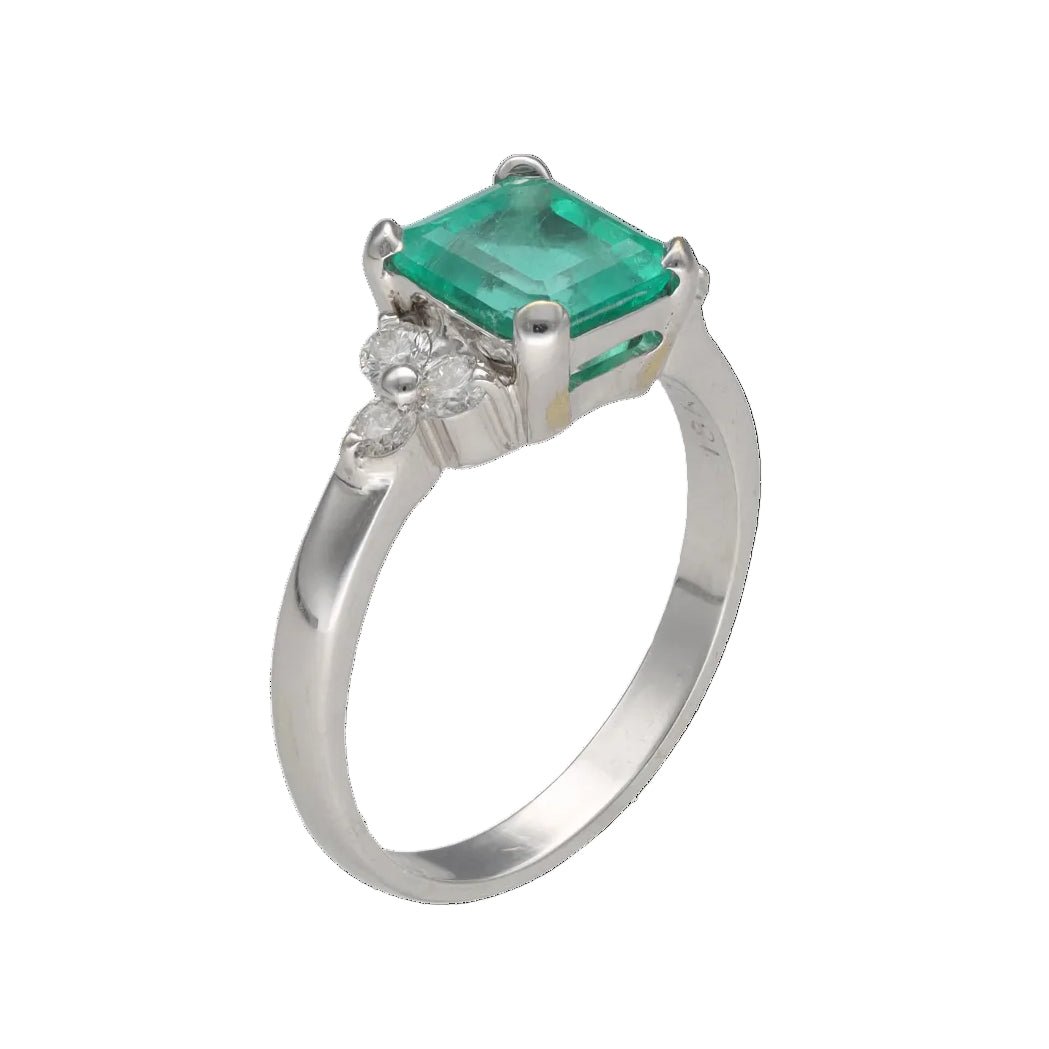Ring Emerald 1.80 ct & diamonds 0.30 ct G-VS - 18k White Gold - Cut 60/61 - Circa 2000