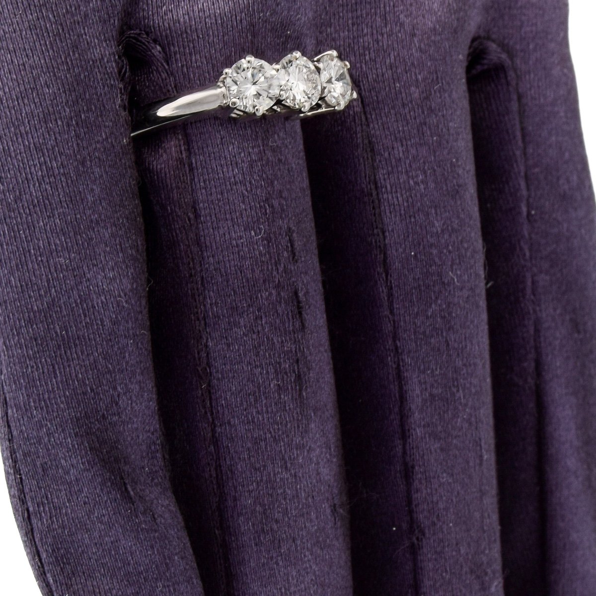 Bague Trilogie en or blanc et diamants - Castafiore