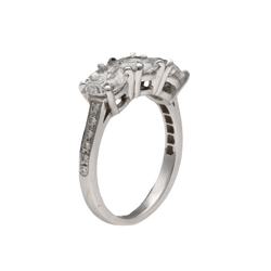 Bague Trilogie en or blanc et diamants - Castafiore