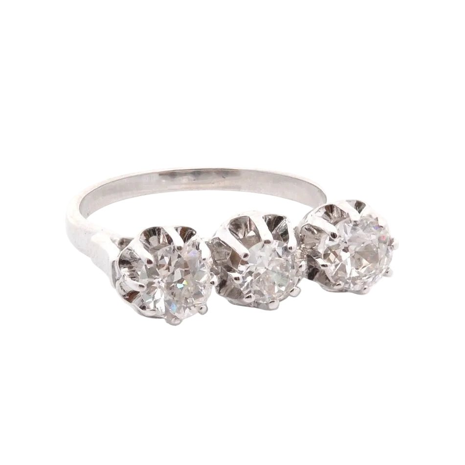 Ring three diamonds in 18k gold
