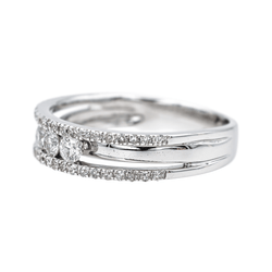 Bague Trilogie en or blanc et diamants - Castafiore