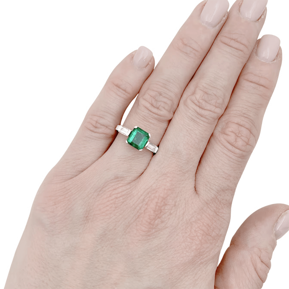 Bague Trilogie en or blanc, or jaune, émeraude et diamants - Castafiore