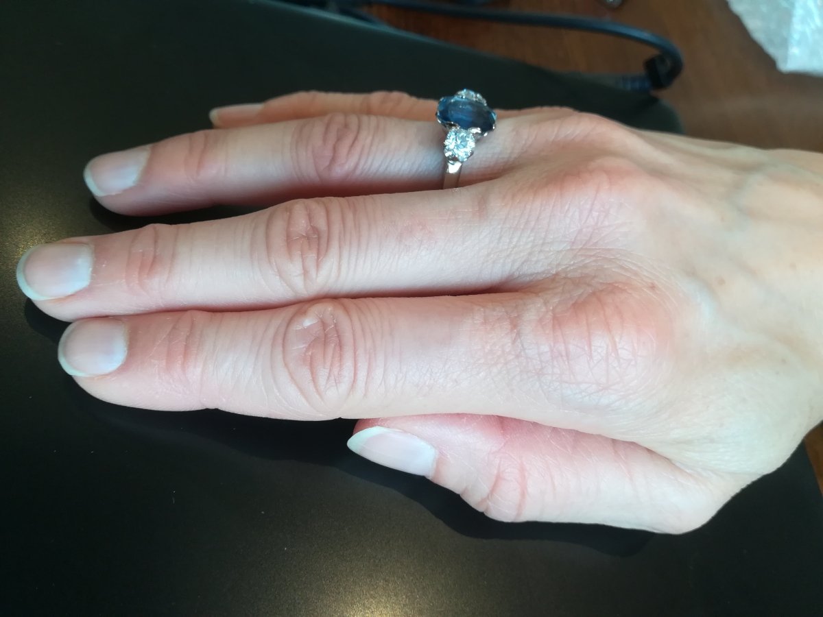 Bague Trilogie en or blanc, saphir et diamants - Castafiore