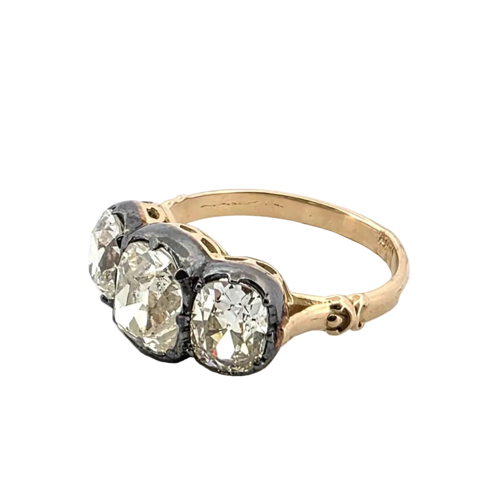Bague Trilogie en or jaune et diamants - Castafiore
