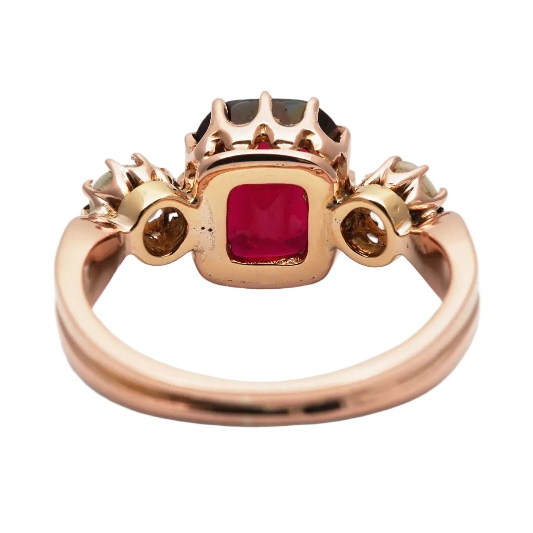 Bague Trilogie en or jaune, grenat et perles - Castafiore