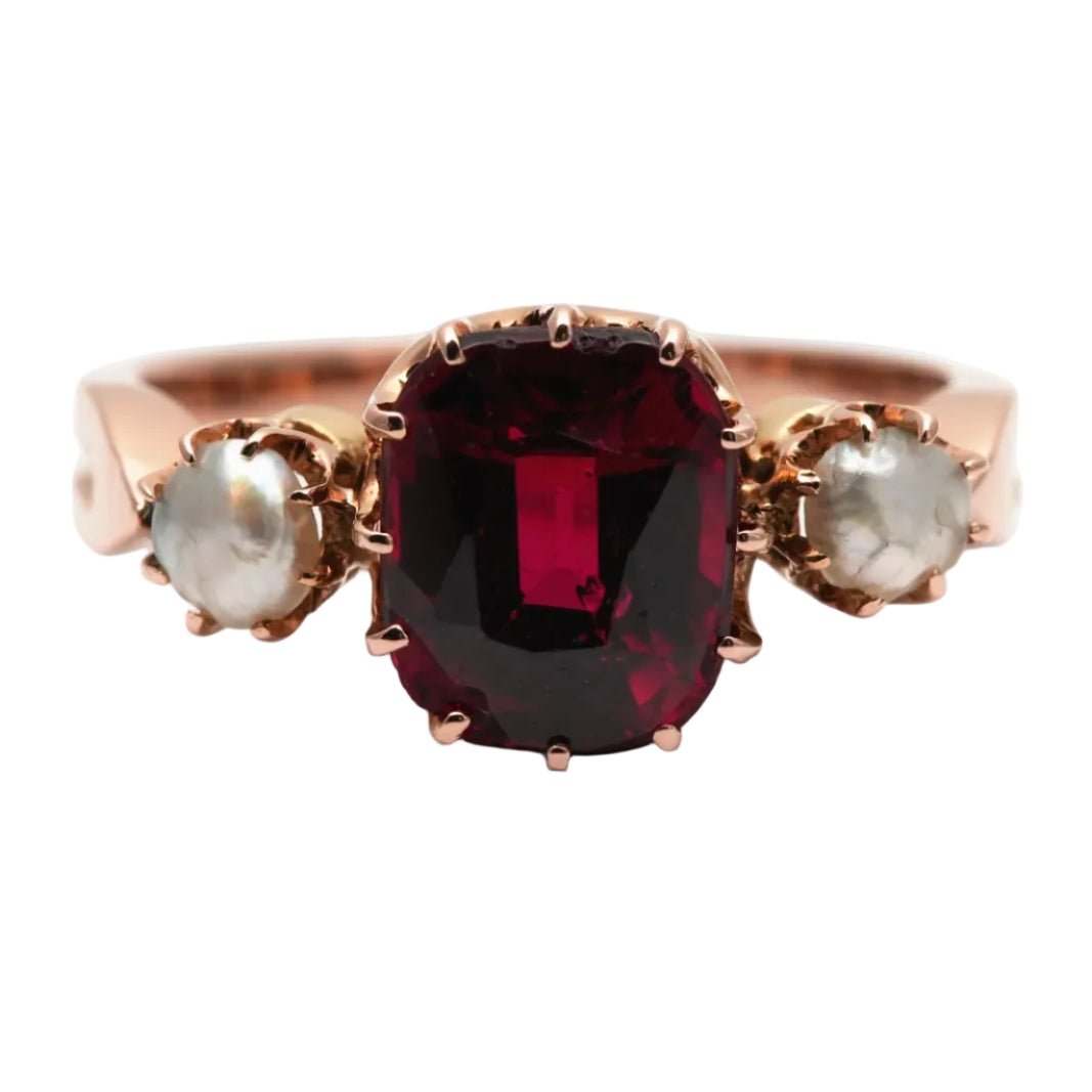 Bague Trilogie en or jaune, grenat et perles - Castafiore