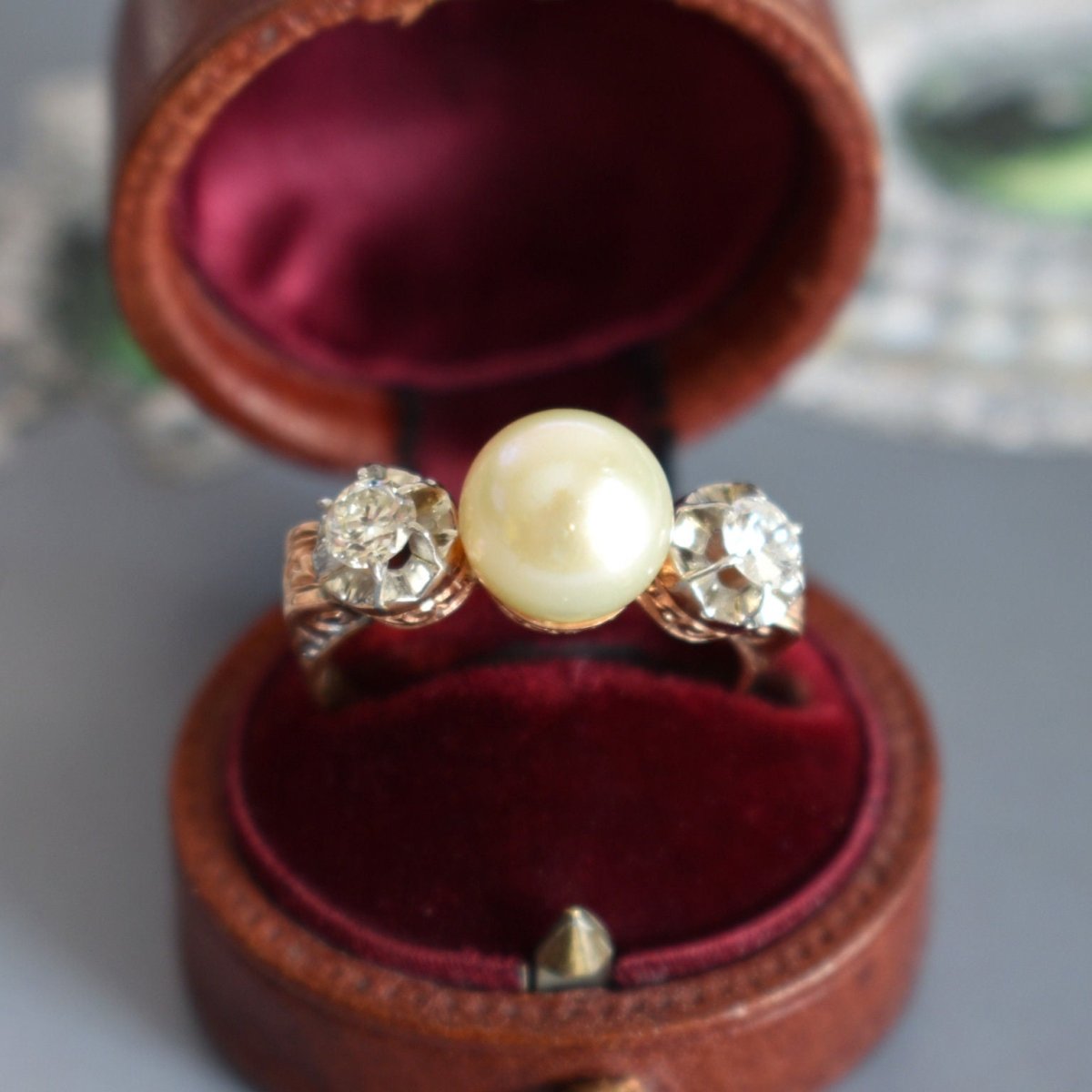 Bague Trilogie en or jaune, perle et diamant - Castafiore