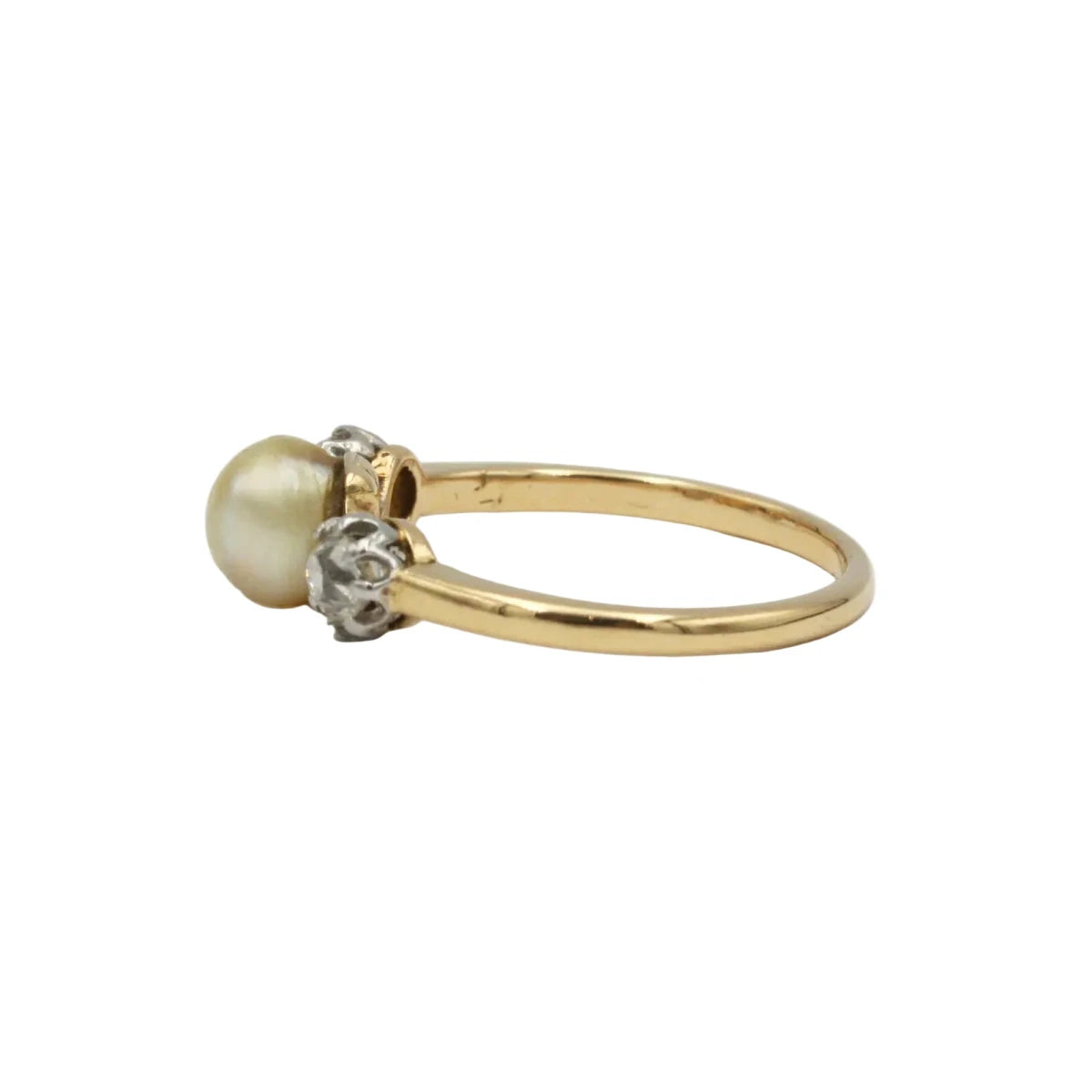Bague Trilogie en or jaune, perle et diamants - Castafiore