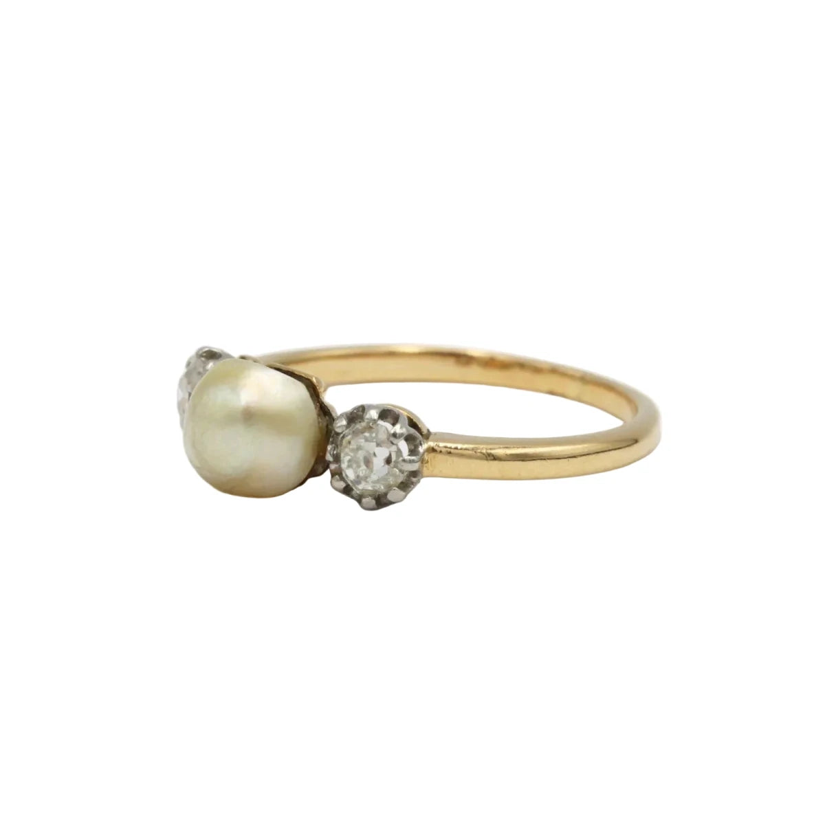 Bague Trilogie en or jaune, perle et diamants - Castafiore