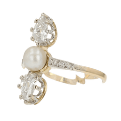 Bague Trilogie en or jaune, platine, perle et diamants - Castafiore