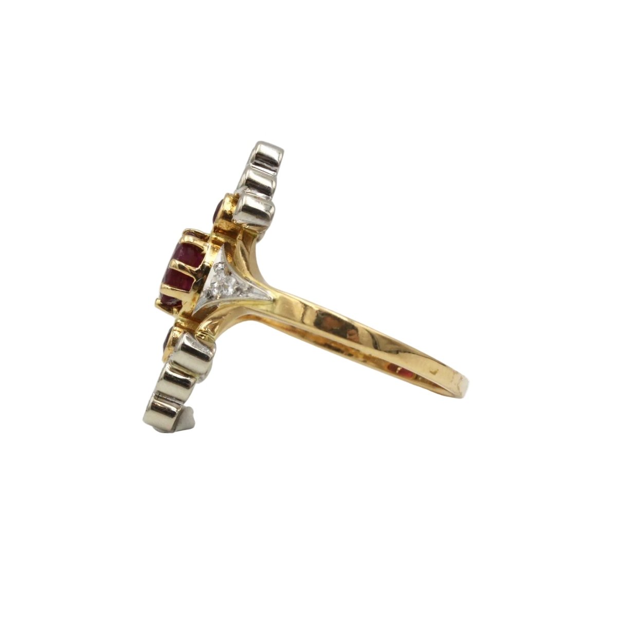 Bague Trilogie en or jaune, rubis et diamants - Castafiore