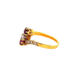 Bague Trilogie en or jaune, rubis, et diamants - Castafiore
