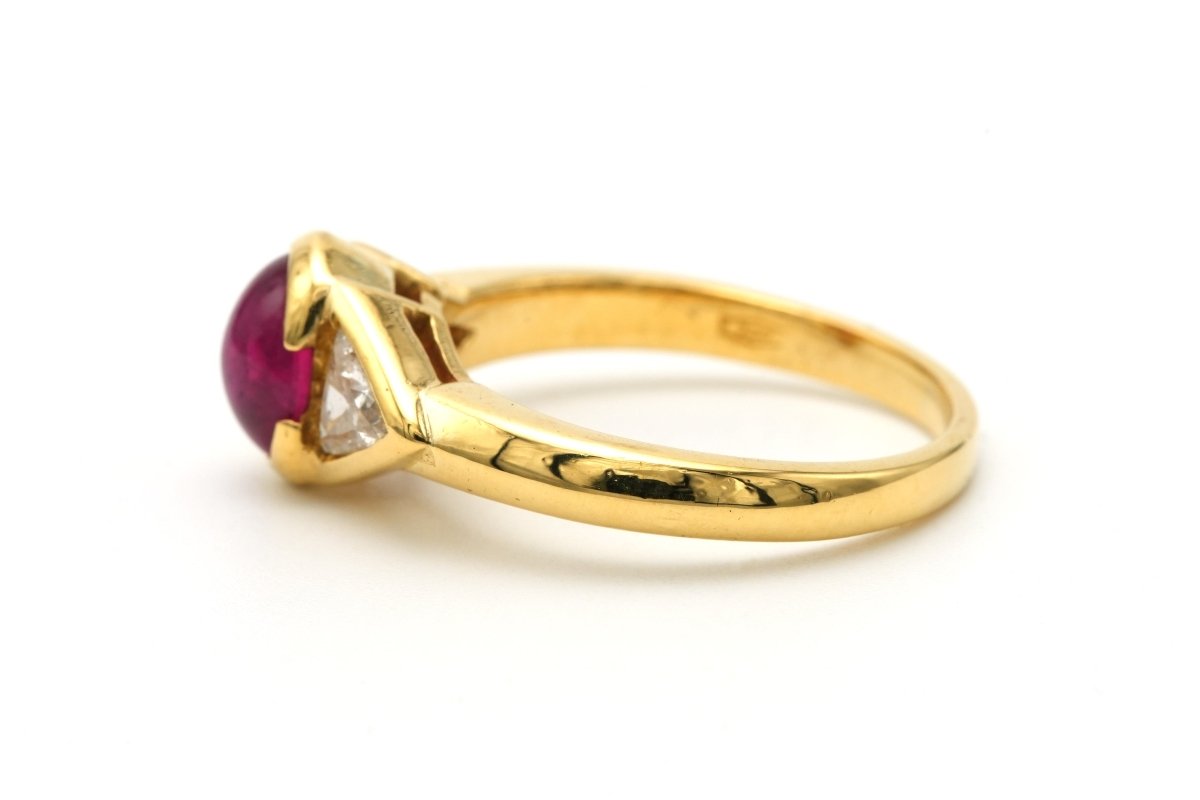 Bague Trilogie en or jaune, rubis et diamants - Castafiore