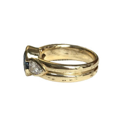 Bague Trilogie en or jaune, saphir et diamants - Castafiore