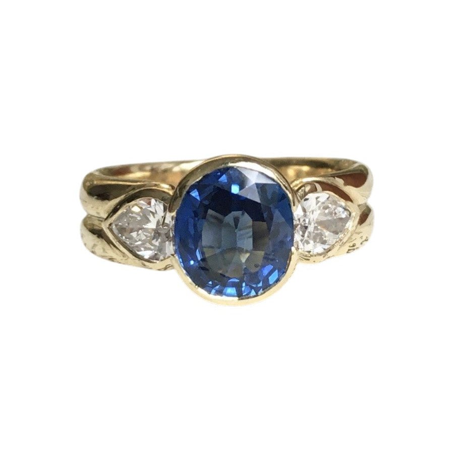 Bague Trilogie en or jaune, saphir et diamants - Castafiore