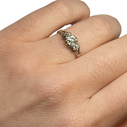 Bague Trilogie en or rose et diamants - Castafiore