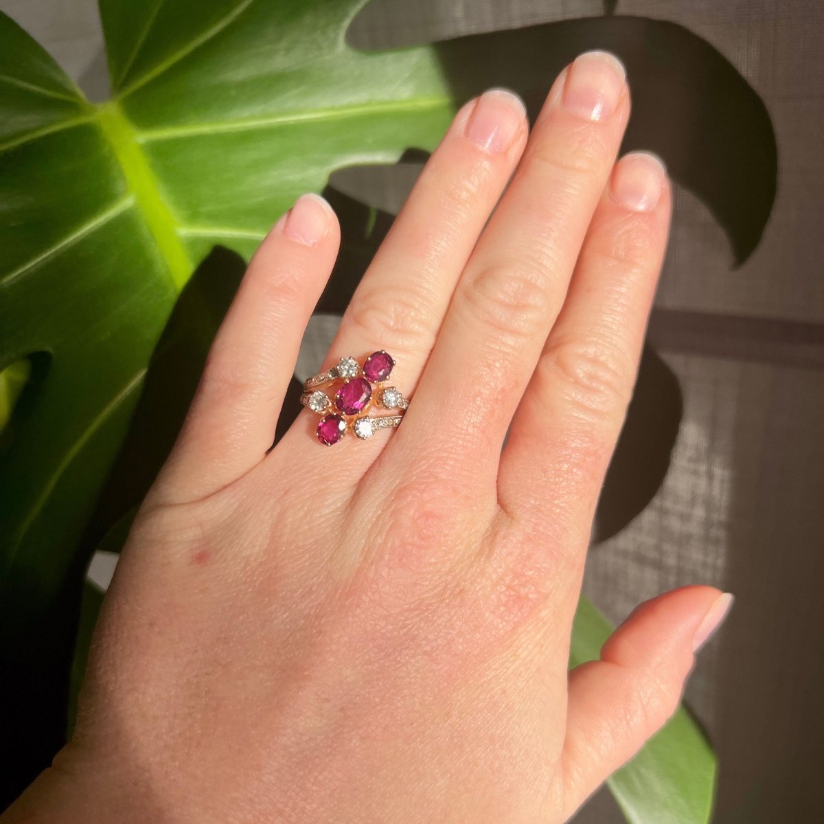 Bague Trilogie en or, rubis et diamants - Castafiore