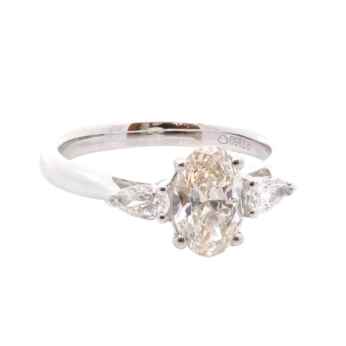Bague Trilogie en platine et diamants - Castafiore