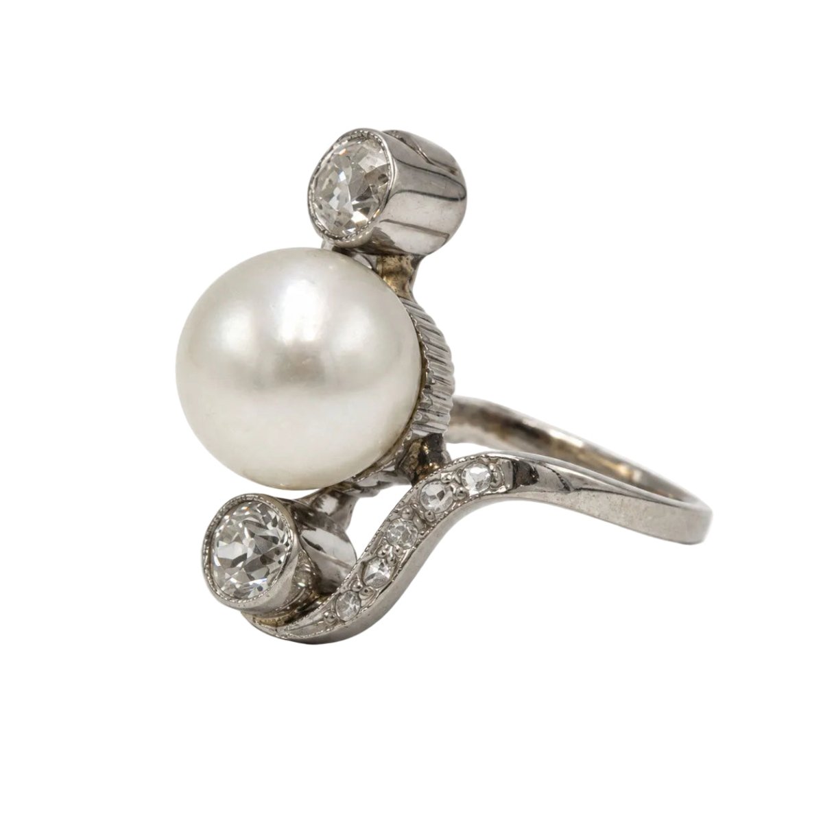 Bague Trilogie en platine, perle et diamants - Castafiore