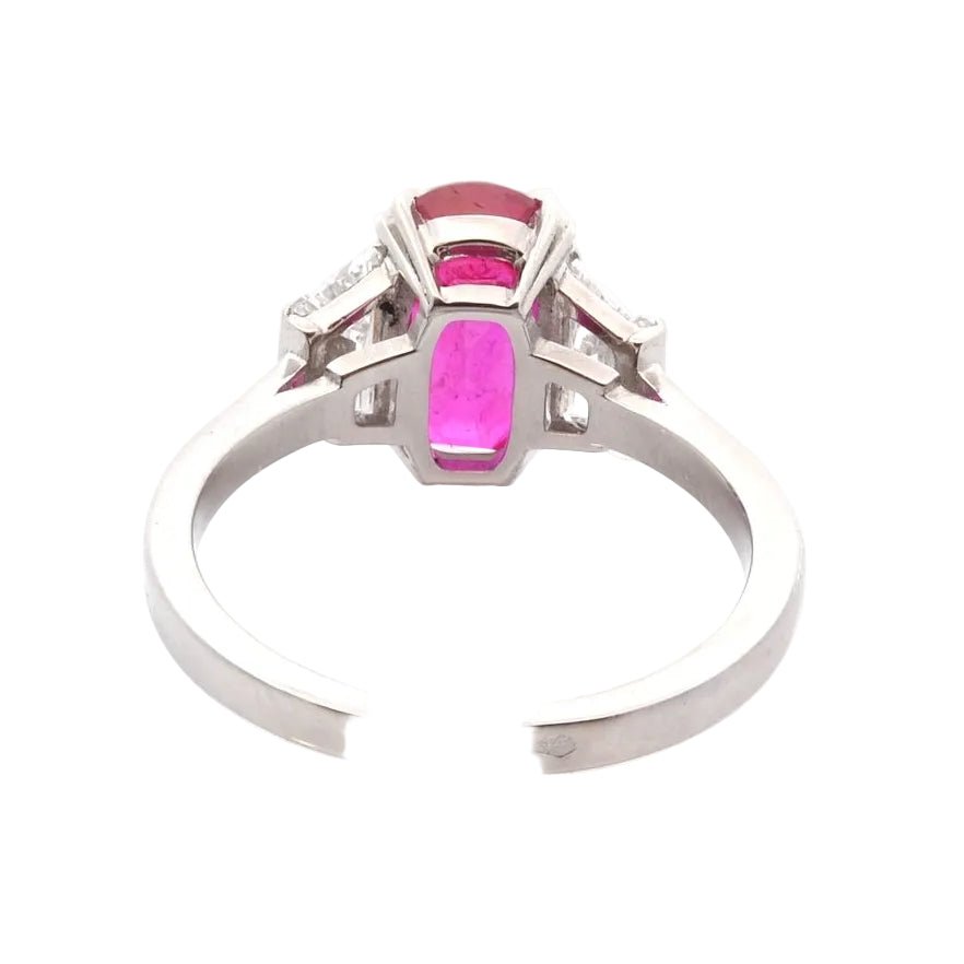 Ring 2.55cts unheated ruby and diamonds