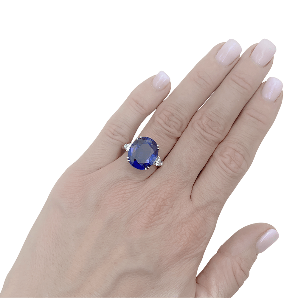 Bague Trilogie HARRY WINSTON en platine, saphir et diamants - Castafiore
