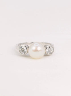 Bague trilogie platine perle diamants - Castafiore