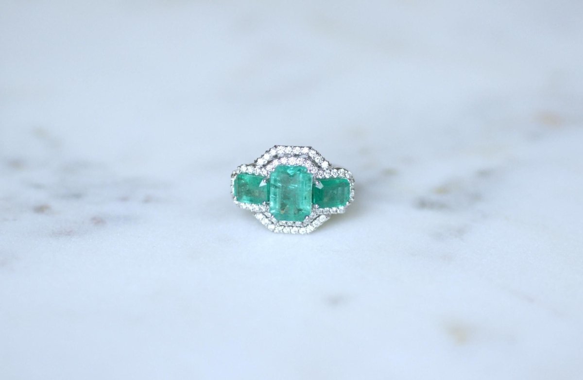 Bague Trois Emeraudes et Diamants sur Or Blanc - Castafiore
