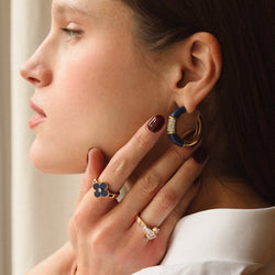 Bague VAN CLEEF & ARPELS "Alhambra" en or jaune, lapis - lazuli et diamant - Castafiore